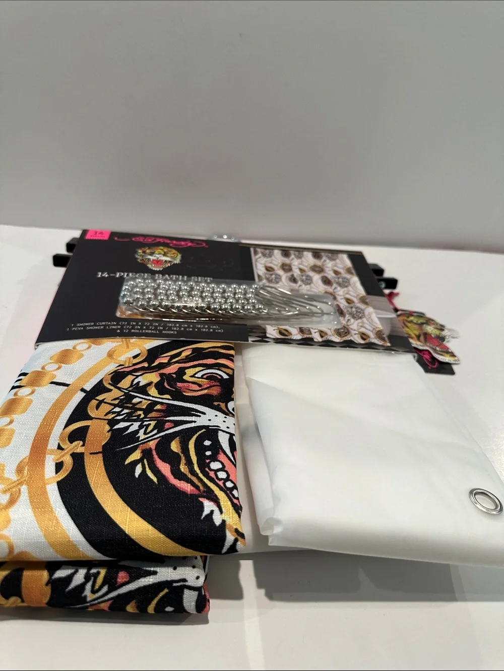 NWT Ed Hardy Tiger (14) Piece Shower Curtain Set with Fabric/Plastic.
